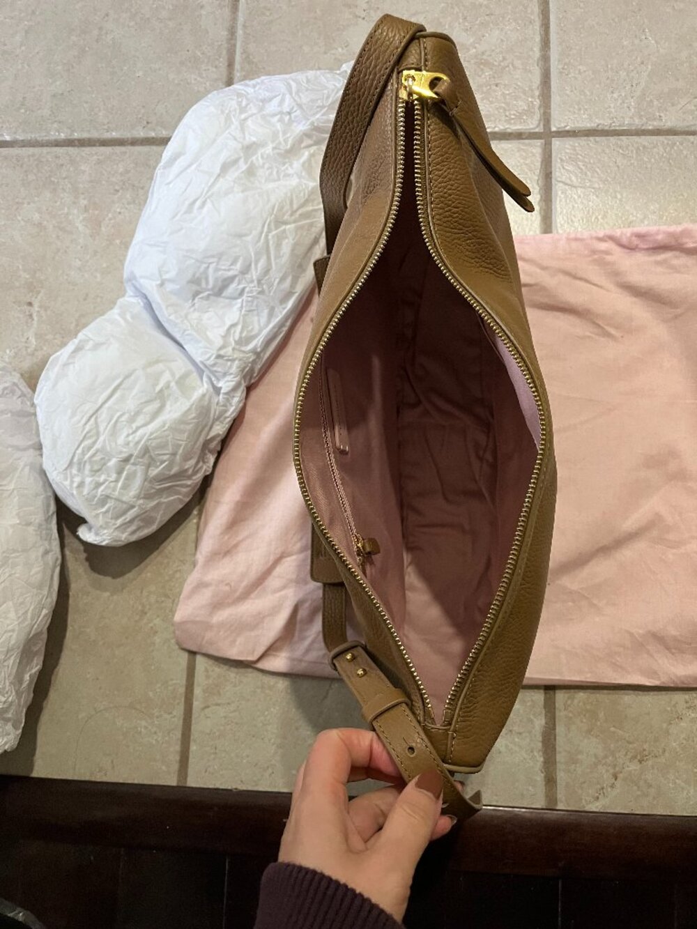 Coccinelle Slouchy Half Moon Soft Leather Bag - Picture 3 of 6